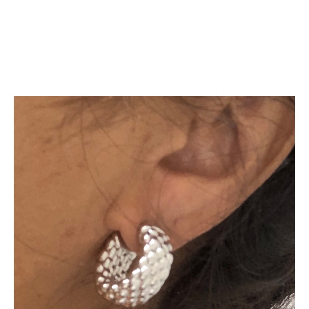 Chic Textured Fope white gold earrings - Picture 7 of 7